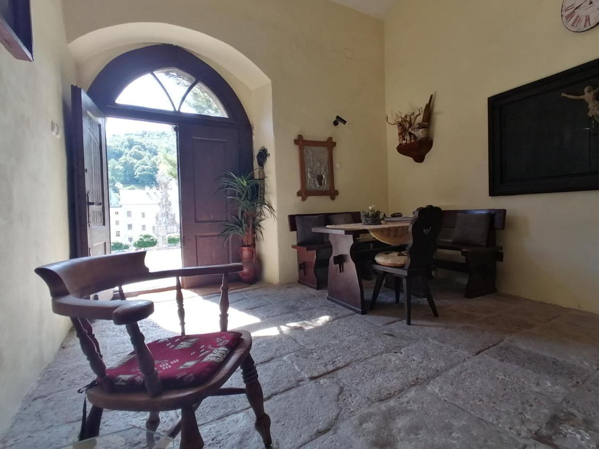 Gothic House Apartments Kremnica Luaran gambar