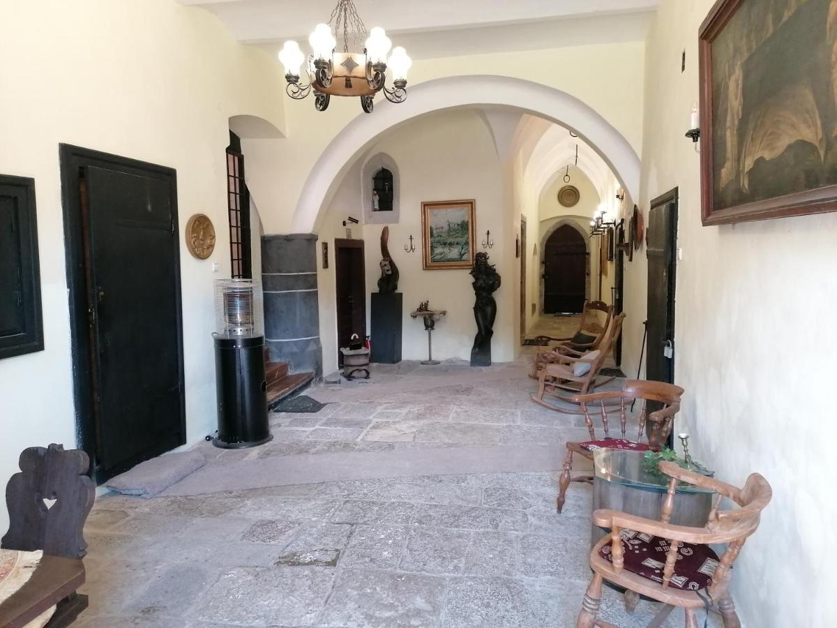 Gothic House Apartments Kremnica Luaran gambar