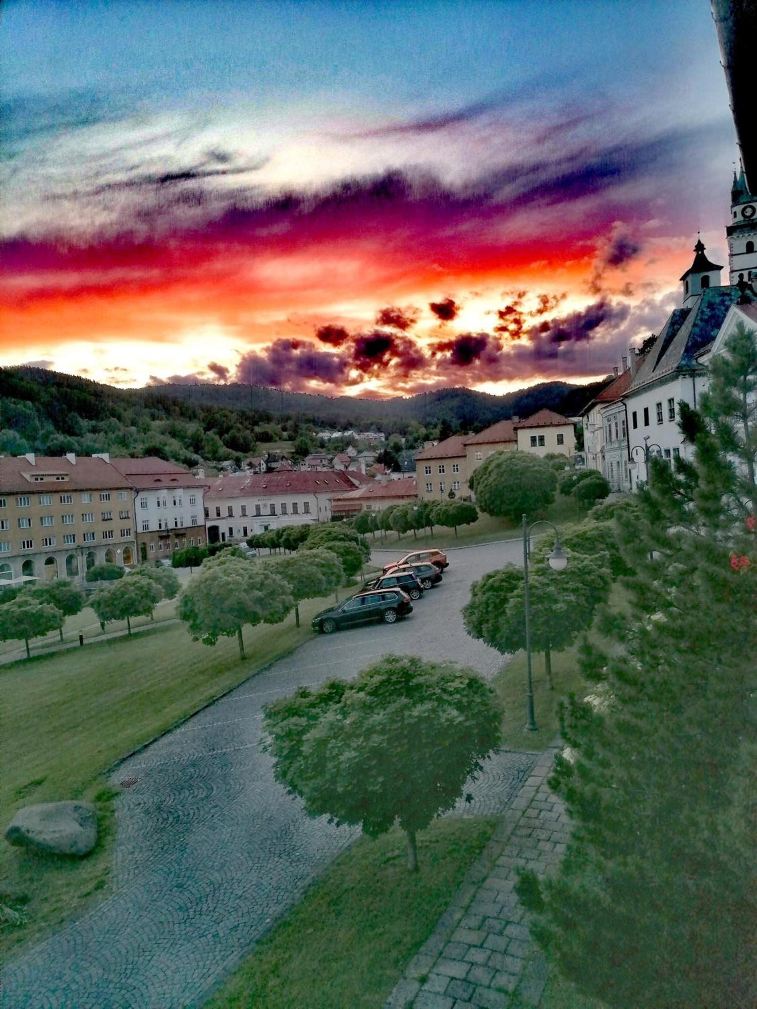 Gothic House Apartments Kremnica Luaran gambar