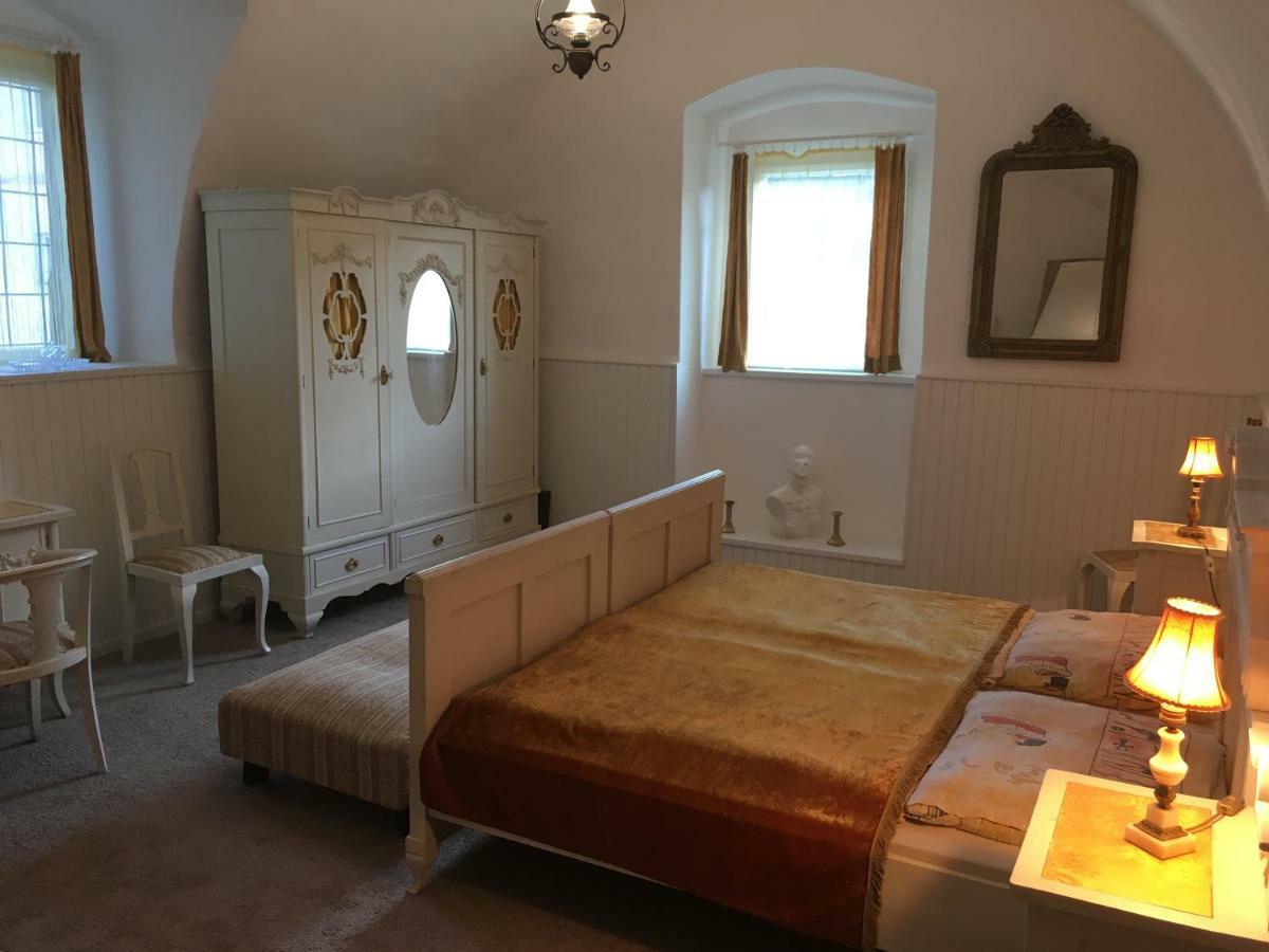 Gothic House Apartments Kremnica Luaran gambar